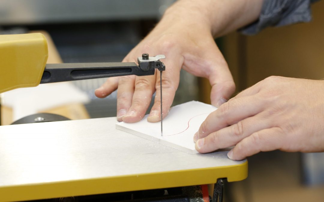 Gewusst wie: Acrylglas und PLEXIGLAS ® schneiden