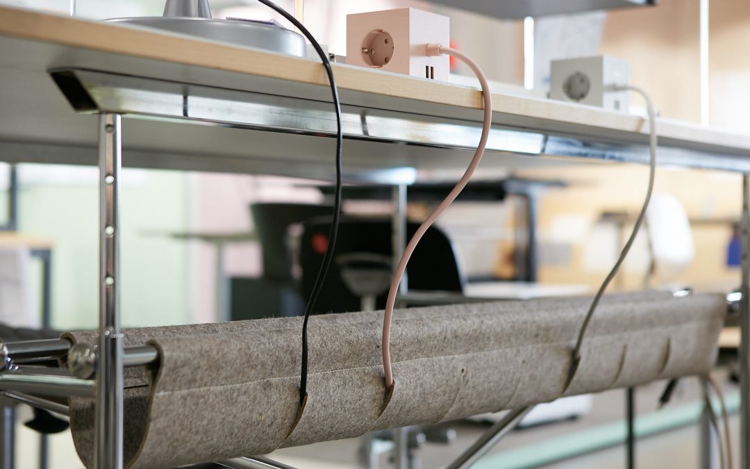 Kabelmanagement am Schreibtisch: So schaffst Du Ordnung am Arbeitsplatz