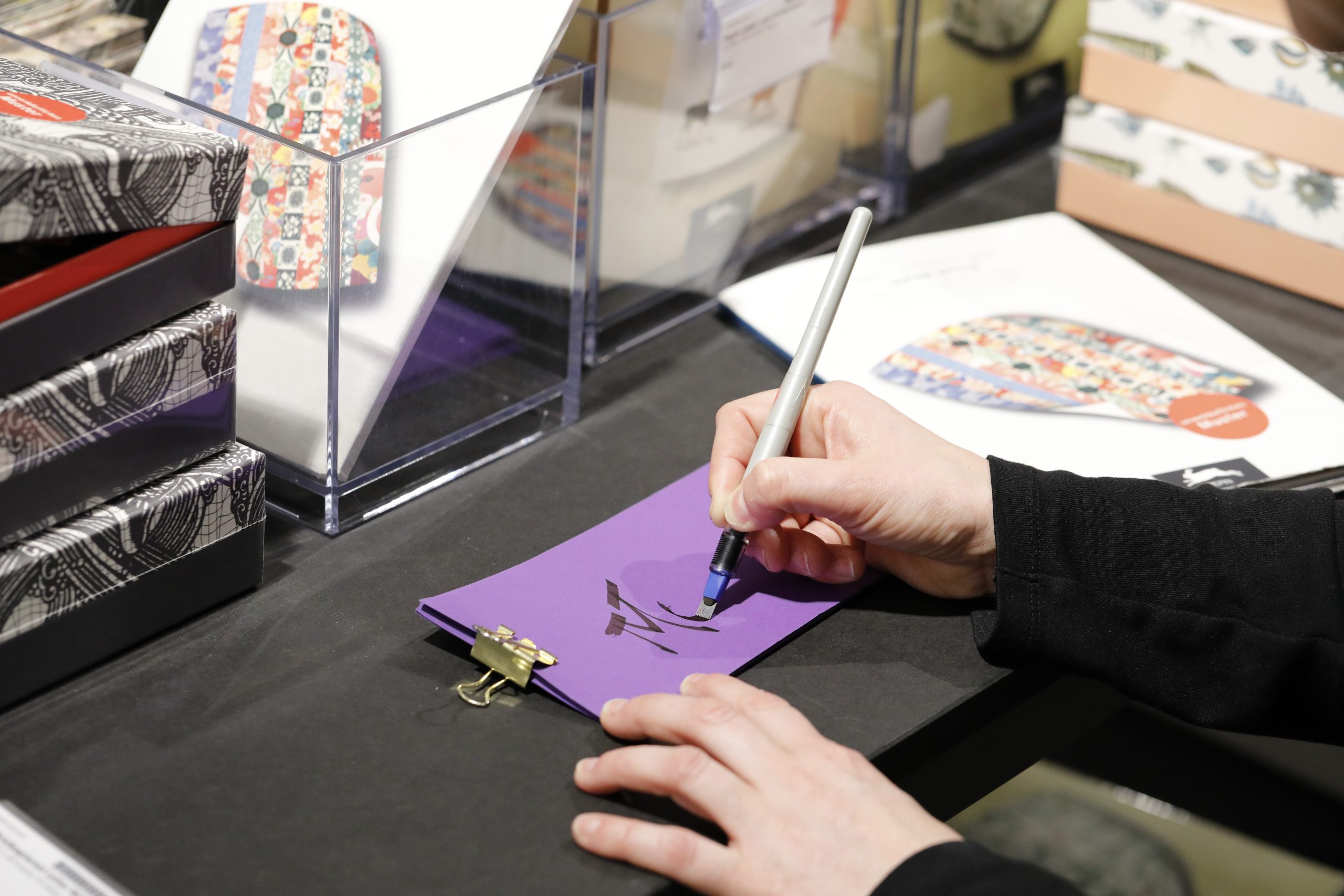 Der Kalligrafie Stift ist eines von Danielas Lieblingsprodukten bei Modulor Der Kalligrafie Stift ist eines von Danielas Lieblingsprodukten bei Modulor