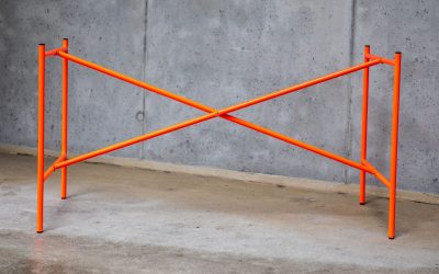 E2 x Modulor – Sonderedition 3026 in Neonrot