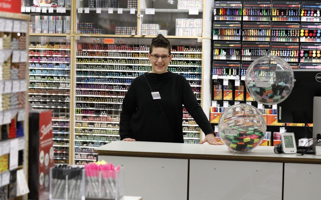 Zwischen den Regalen mit: Daniela