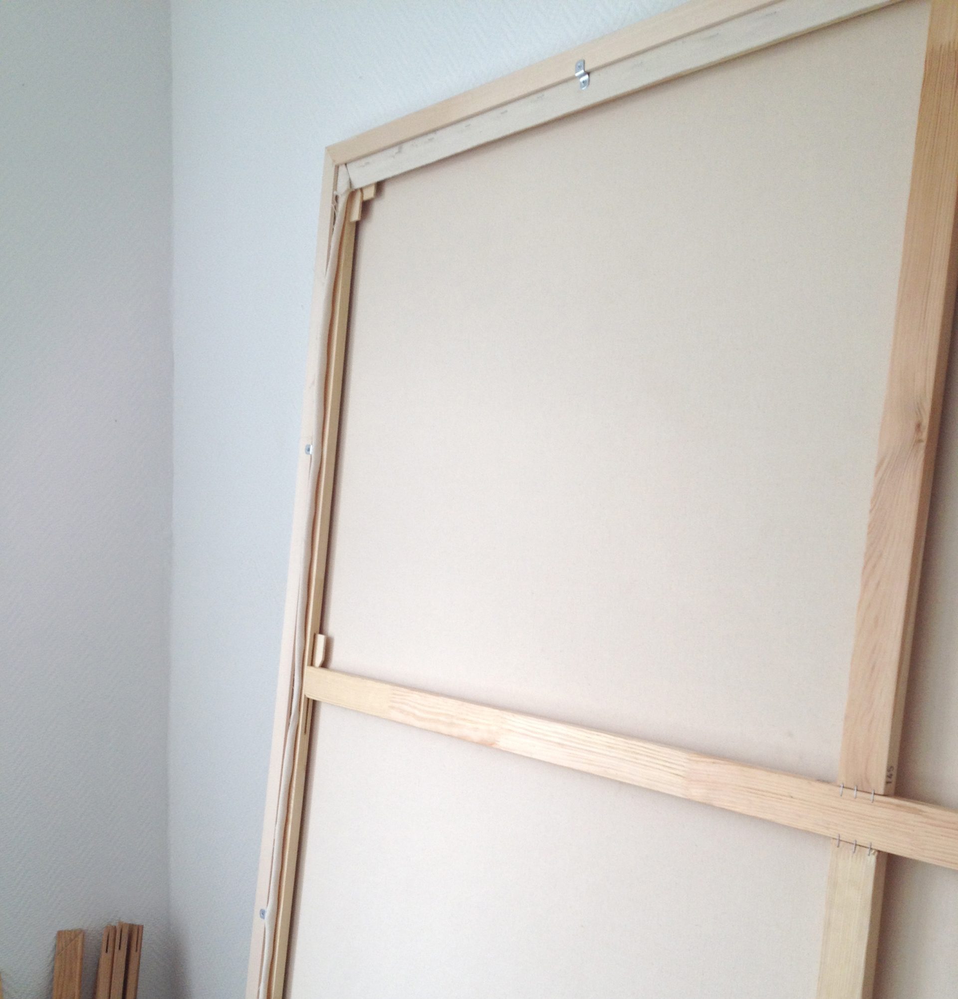 Moduloris machen: Leinwand mit Rahmen verbinden Moduloris machen: Leinwand mit Rahmen verbinden