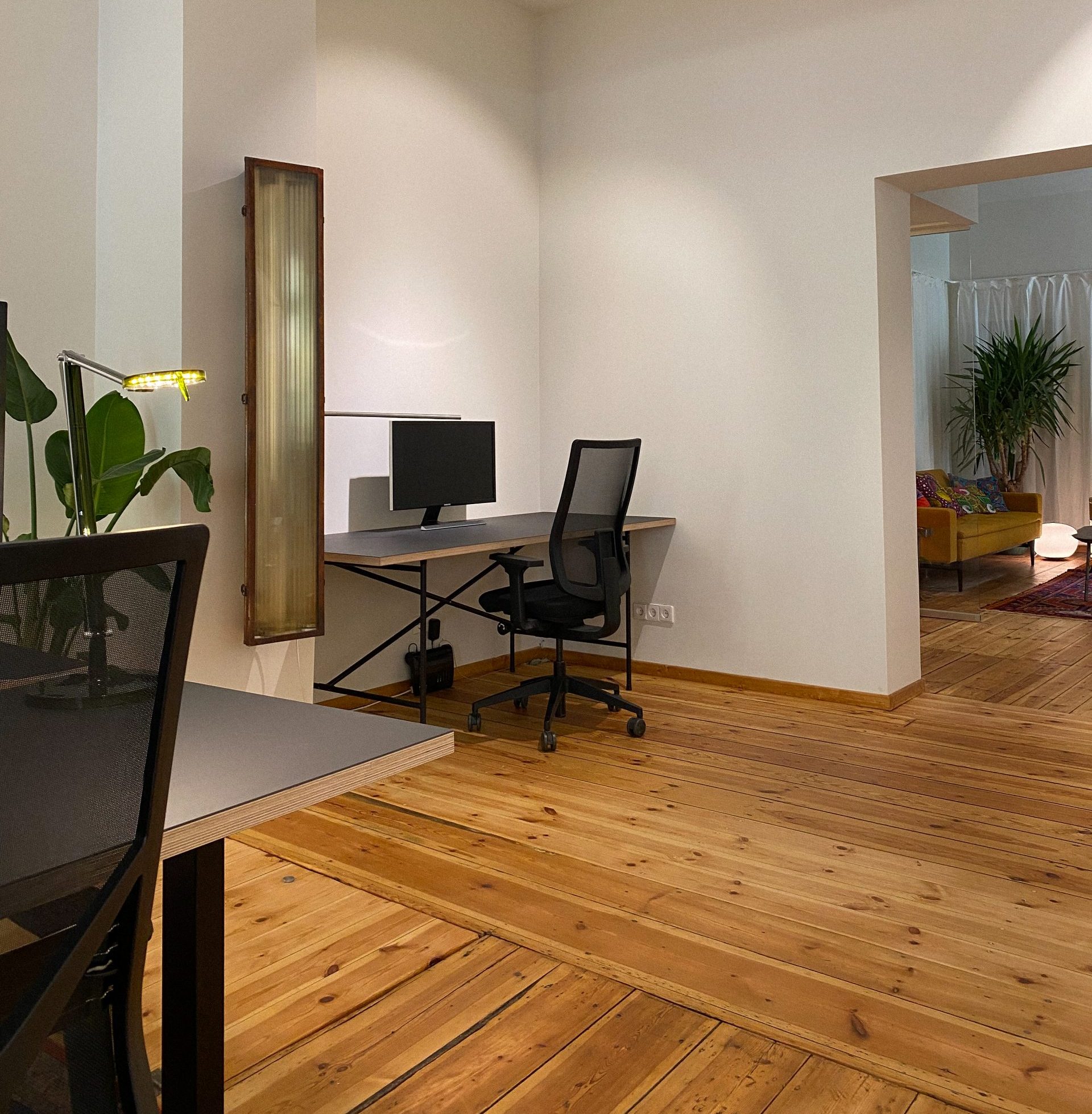 Workspace Spielhalle 2: ausgestattet mit Modulor Möbeln Workspace Spielhalle 2: ausgestattet mit Modulor Möbeln