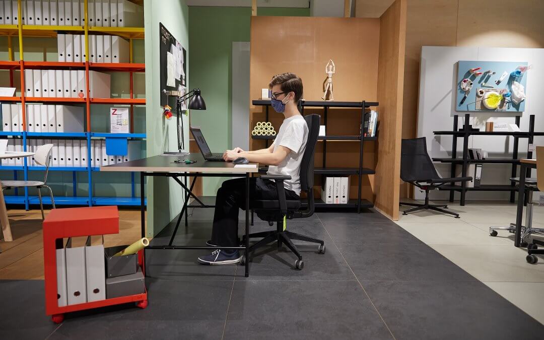 Richtig sitzen am Schreibtisch – So gelingt es!