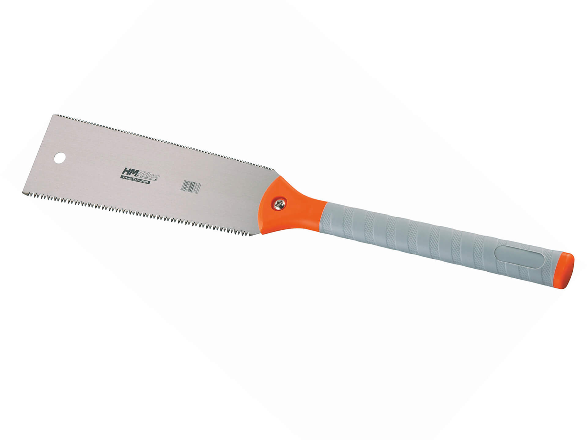 Japansäge in einer Silikonform ist zähflüssige, grüne Gipsmasse eingefüllt. Sie liegt auch teilweise auf der Form und an anderer Stelle ist die Form nicht ganz gefüllt. Die Silikonform wird von zwei Händen leicht gerüttelt, damit die Gipsmasse ganz in die Form fließt.